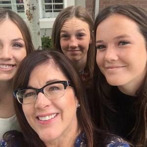 Meet your Posher, Deborah